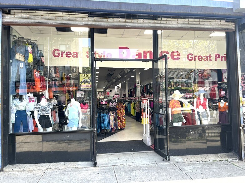 More Photos Of 773 E Tremont Ave, Bronx Storefront For Lease