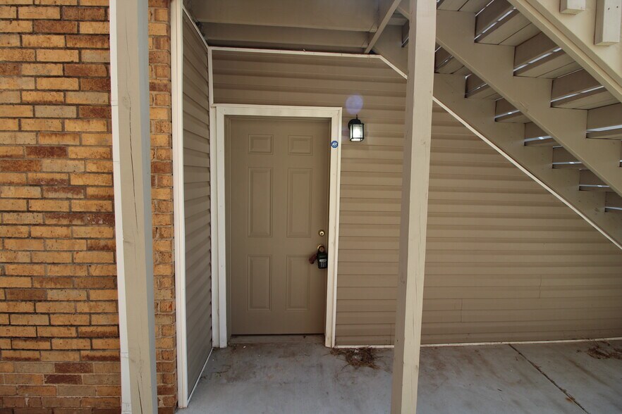 More Photos Of 1311 Glen Oaks Ct, Norman Apartments For Sale