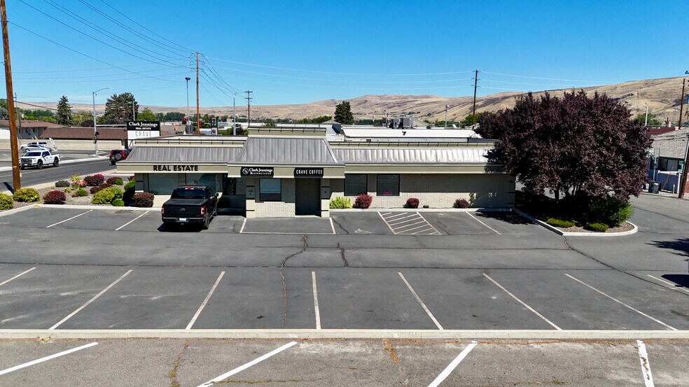 More Photos Of 108 W Fremont Ave, Selah Bank For Sale