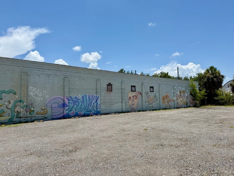 More Photos Of 2436 Emerson Ave S, Saint Petersburg Warehouse For Sale