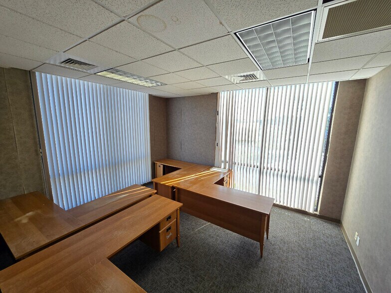 More Photos Of 1208 E Main St, Havelock Office For Sale