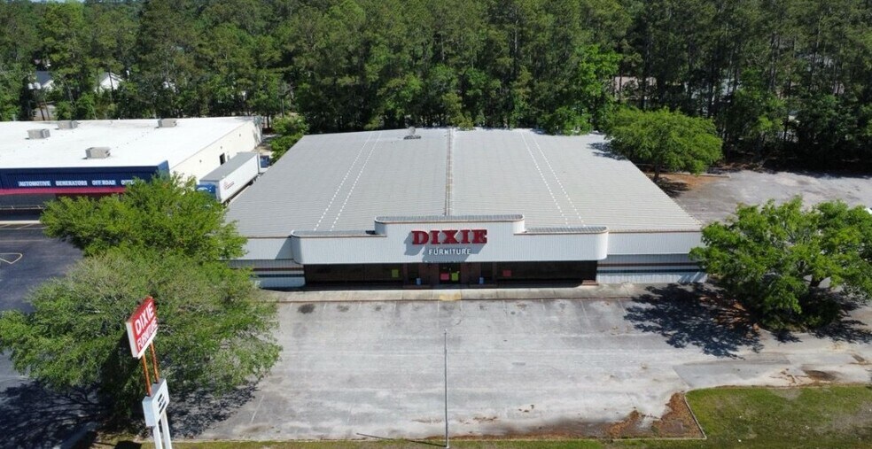 More Photos Of 303 Robertson Blvd, Walterboro General Retail For Sale