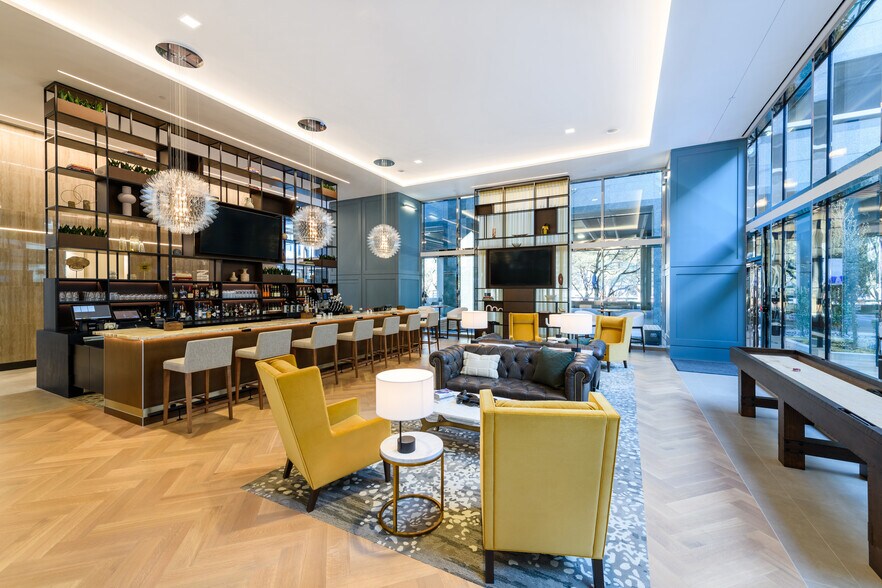 More Photos Of 5910 N Central Expy, Dallas Office For Sale