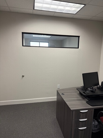 More Photos Of 633 E Fernhurst Dr, Katy Medical For Sale