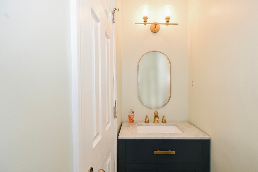 More Photos Of 93-97 Broad St, Middletown Office For Sale