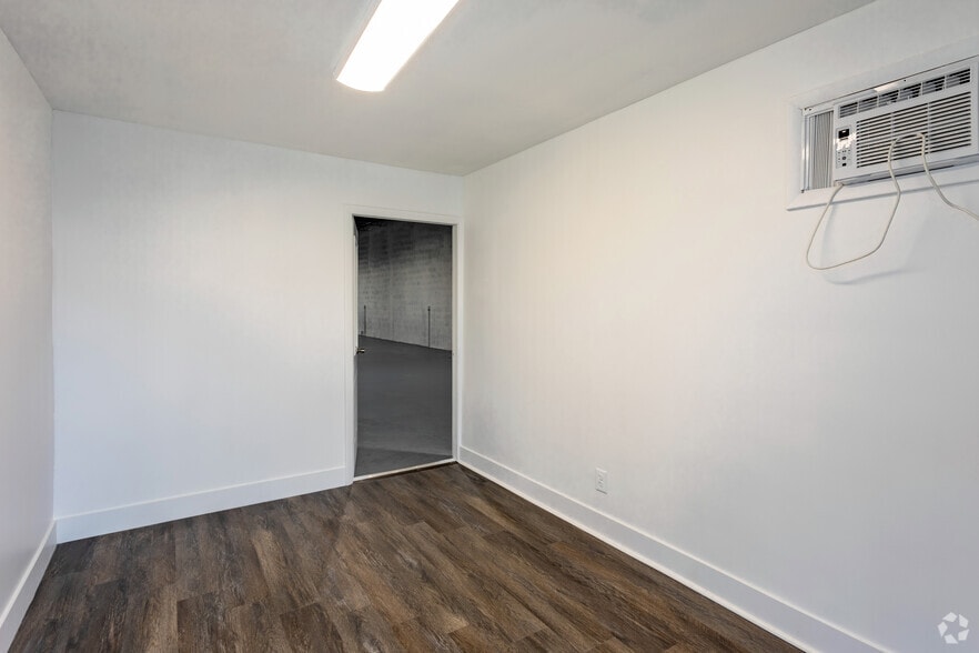 Photo of 1st Floor Ste 810-4