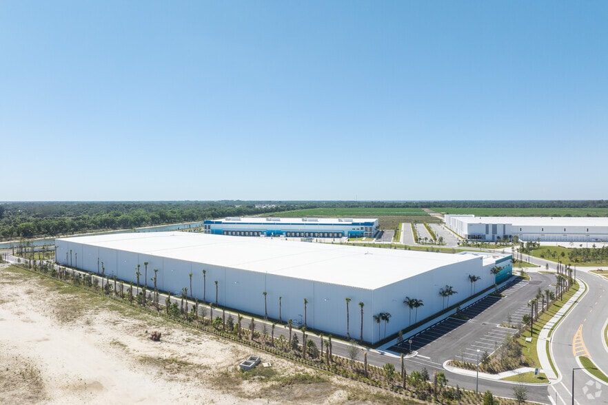 More Photos Of 2651 SW Waterside Way, Stuart Refrigeration Cold Storage For Sale