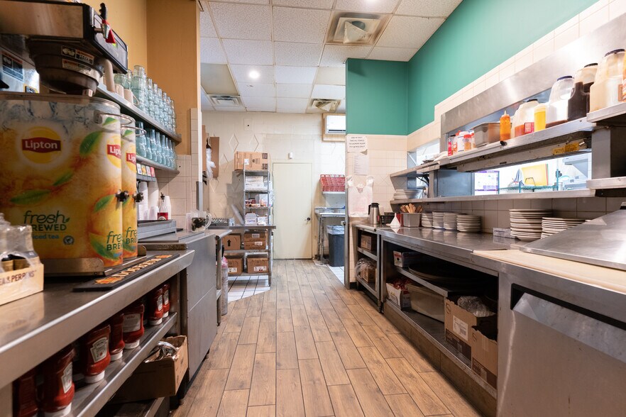 More Photos Of 1401 S Morley St, Moberly Restaurant For Sale