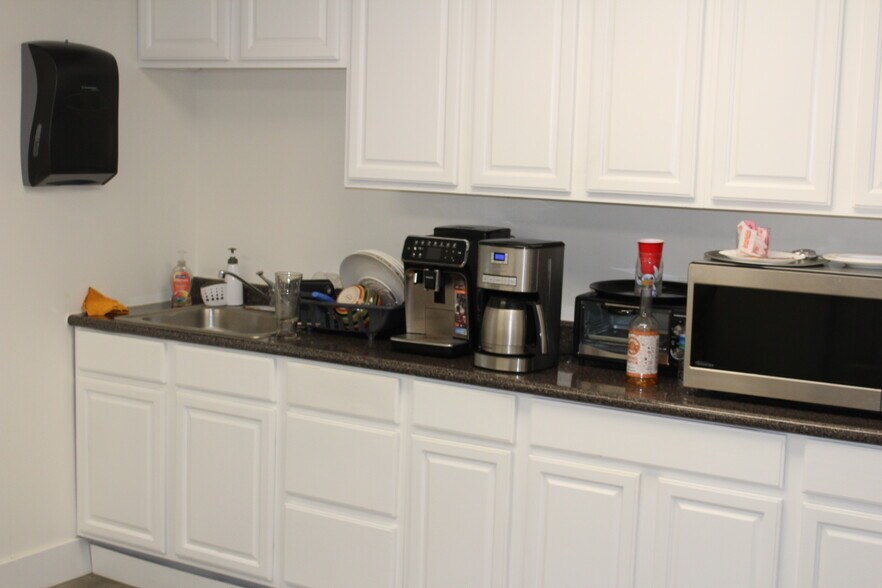 More Photos Of 442 Westfield St, West Springfield Office For Sale