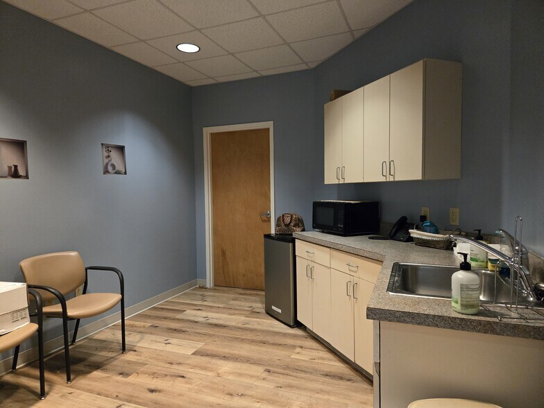 More Photos Of 176 Health Care Ln, Martinsburg Office For Sale