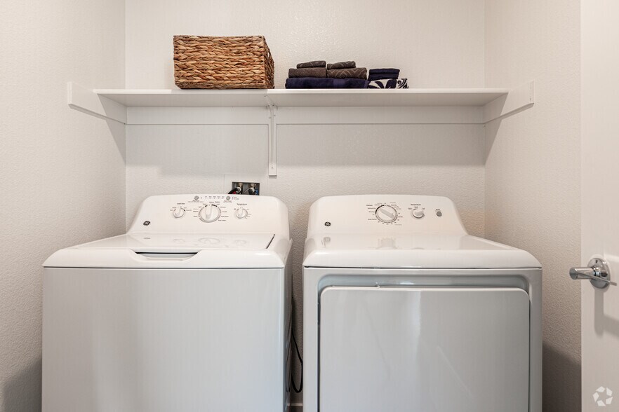 More Photos Of 29213 Mission Blvd, Hayward Apartments For Lease