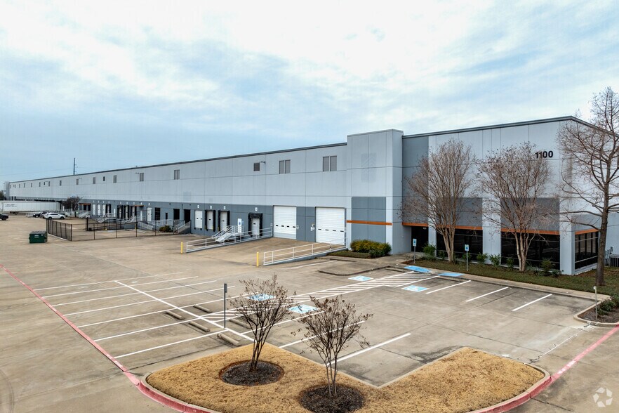 Primary Photo Of 1100 Chase Rd, Mesquite Distribution For Lease