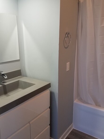 More Photos Of 444 N Prospect Ave, Mundelein Storefront Retail Residential For Sale