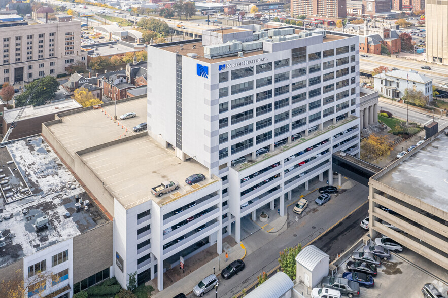 Primary Photo Of 210 E Gray St, Louisville Medical For Lease