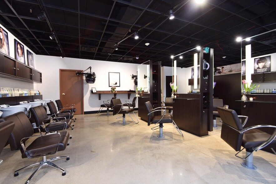 More Photos Of 18065 S Harwood Ave, Homewood Storefront For Sale