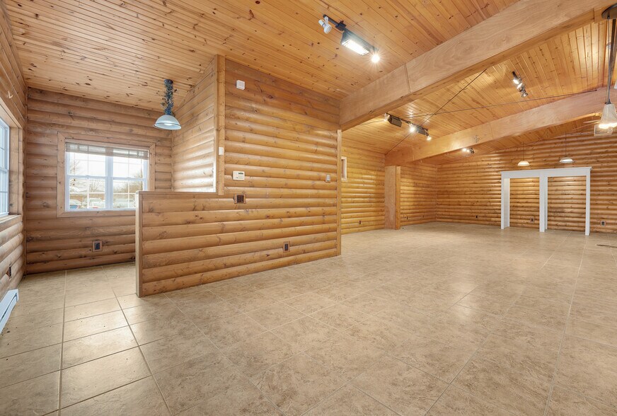 More Photos Of 3805 S Limit Ave, Sedalia General Retail For Sale