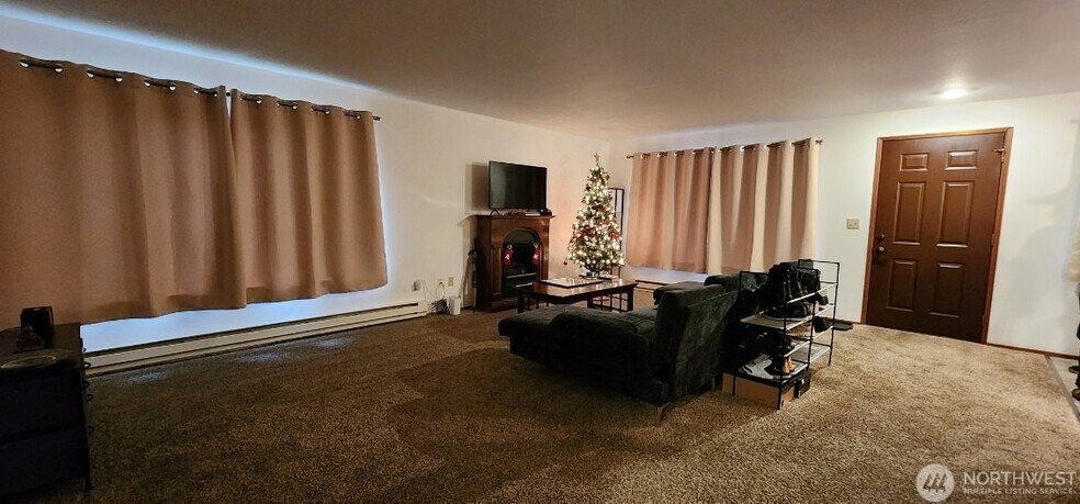 More Photos Of 1125 N 13th St, Shelton Multifamily For Sale