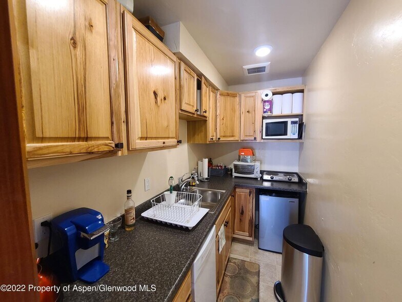 More Photos Of 117 S Spring St, Aspen Loft Creative Space For Sale