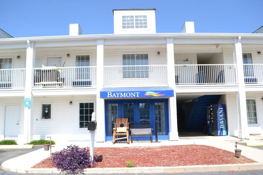 More Photos Of 100 PM Watson Dr, Dublin Hotel For Sale