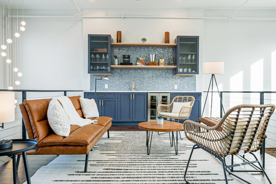 More Photos Of 122 College St, Asheville Storefront Retail Residential For Sale