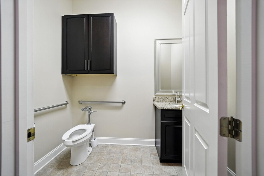 More Photos Of 4385 Kimball Bridge Rd, Alpharetta Medical For Lease