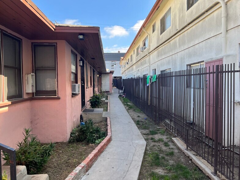 More Photos Of 1868 Locust Ave, Long Beach Apartments For Sale