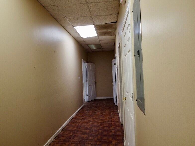 More Photos Of 179 Highway 11 S, Social Circle Office For Lease