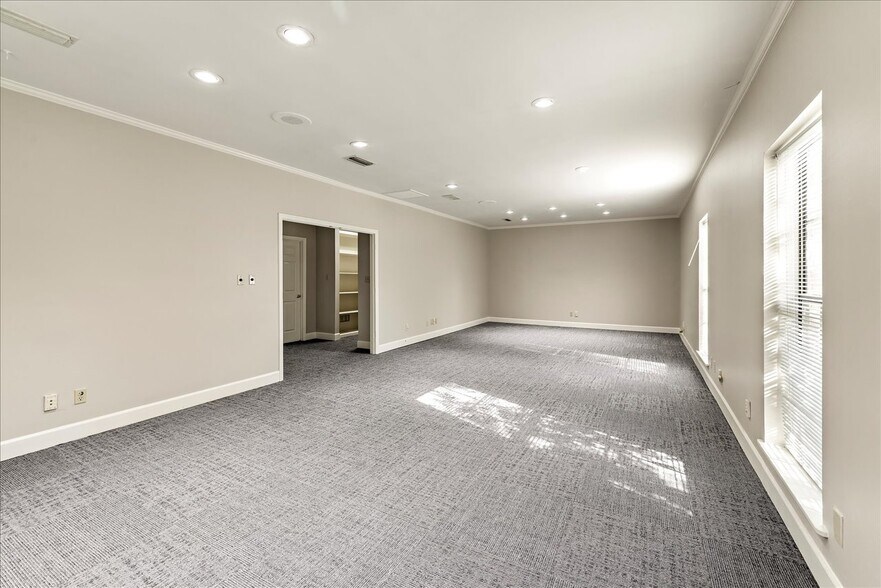 More Photos Of 2032 Thomasville Rd, Tallahassee Office For Lease