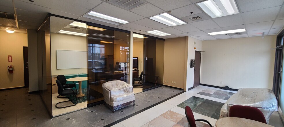 More Photos Of 2120 Vanco Dr, Irving Distribution For Lease