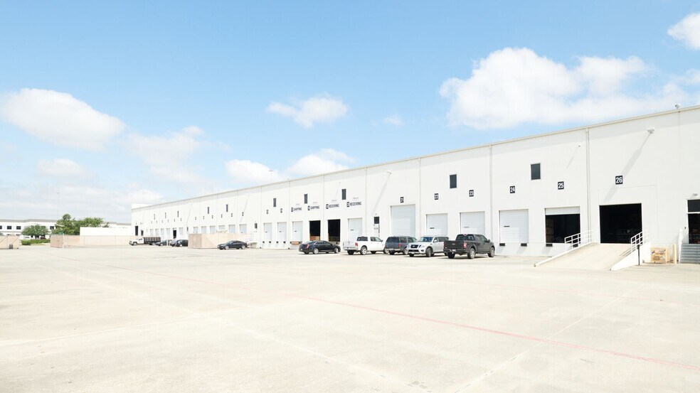 More Photos Of 1606 Greens Rd, Houston Unknown For Lease