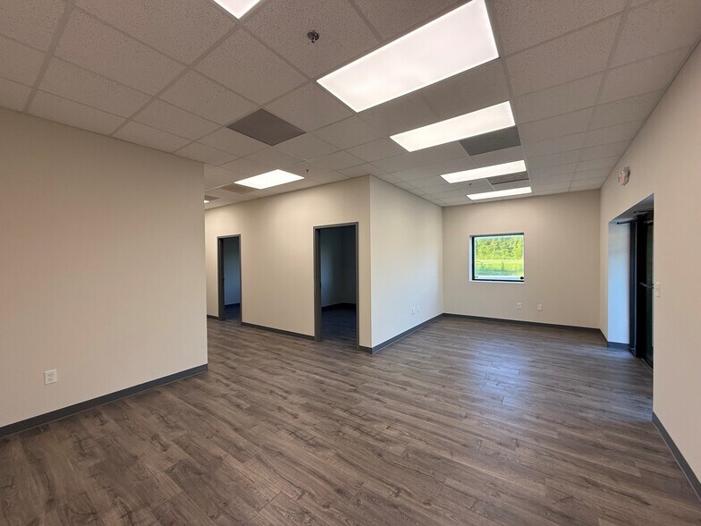 More Photos Of 1148 Drop Off Dr, Summerville Warehouse For Lease
