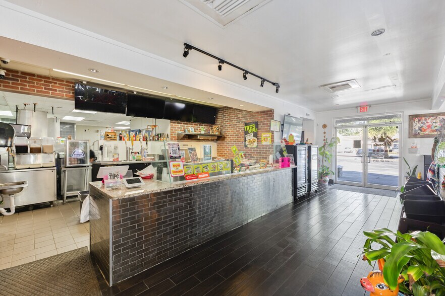 More Photos Of 8841 Commodity Cir, Orlando Fast Food For Lease