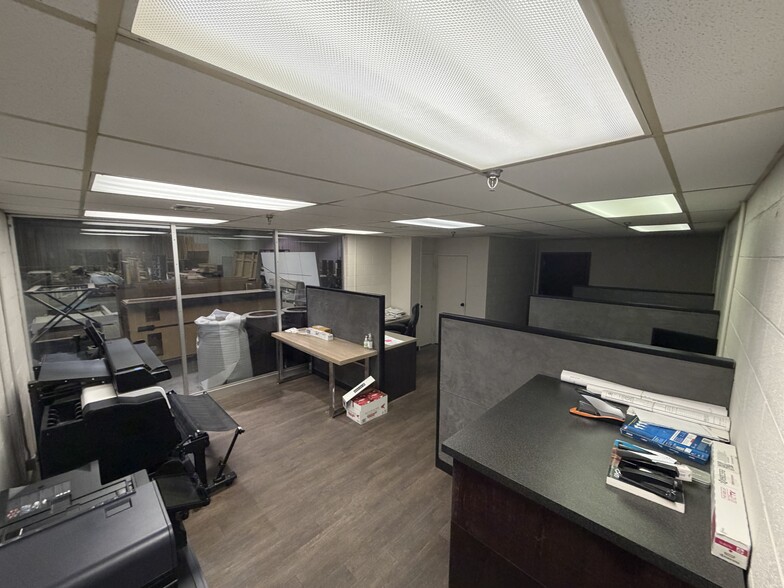 More Photos Of 3248 N Sheridan Rd, Tulsa Warehouse For Sale