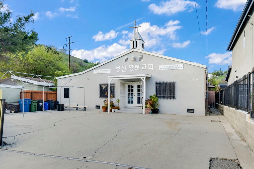 More Photos Of 3709 Rolle St, Los Angeles Religious Facility For Sale