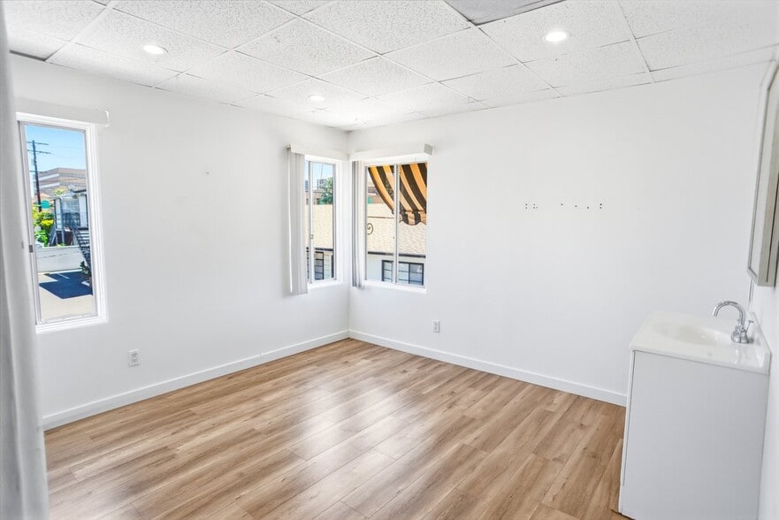 More Photos Of 530-532 W Glenoaks Blvd, Glendale Medical For Lease