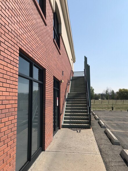 More Photos Of 3544 E 17th St, Ammon General Retail For Lease