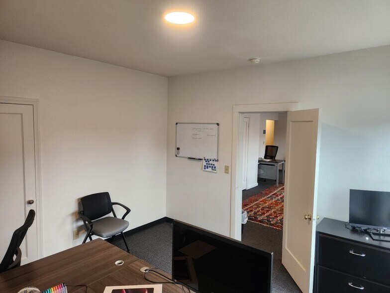 More Photos Of 116-128 Main St, Carlton Storefront Retail Office For Lease