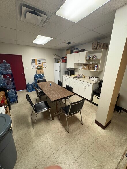 More Photos Of 17531 114th Ave NW, Edmonton Distribution For Sale