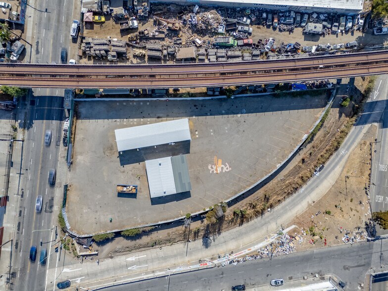 More Photos Of 1019 High St, Oakland Manufacturing For Lease