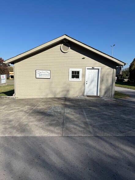More Photos Of 904 W Lamar Alexander Pky, Maryville Office For Lease