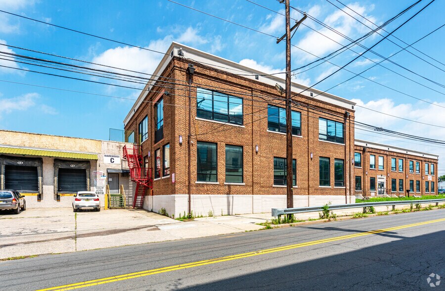 More Photos Of 99 Jersey Ave, New Brunswick Warehouse For Lease