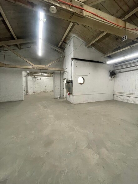More Photos Of 1901 W Courtland St, Philadelphia Manufacturing For Sale