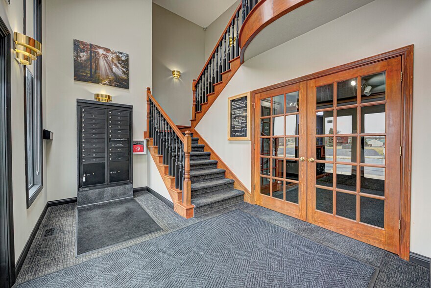 More Photos Of 4582 Northwest Plaza West Dr, Zionsville Office For Lease