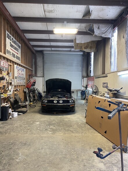 More Photos Of 105 S Columbia St, Picayune Auto Repair For Sale