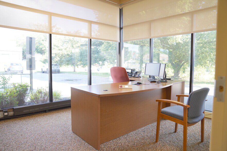 More Photos Of 102 Baughmans Ln, Frederick General Retail For Sale