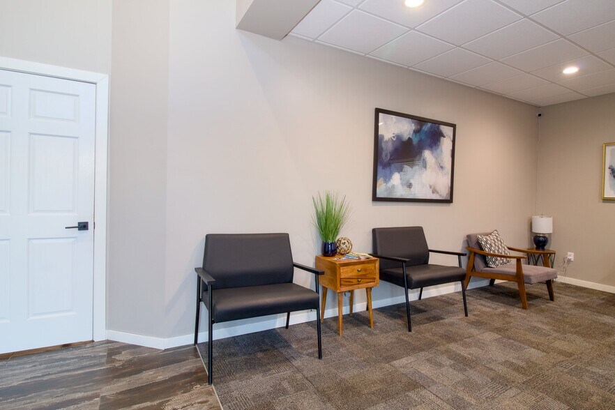 More Photos Of 5308 Parklane Pl, Kearney Office For Sale