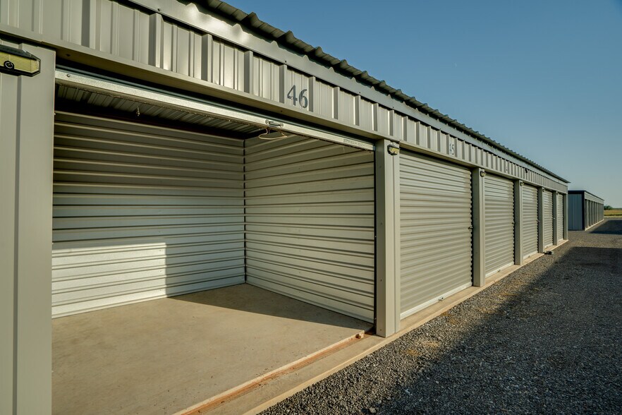 More Photos Of 201 Rathgeber, Wichita Falls Self Storage For Sale