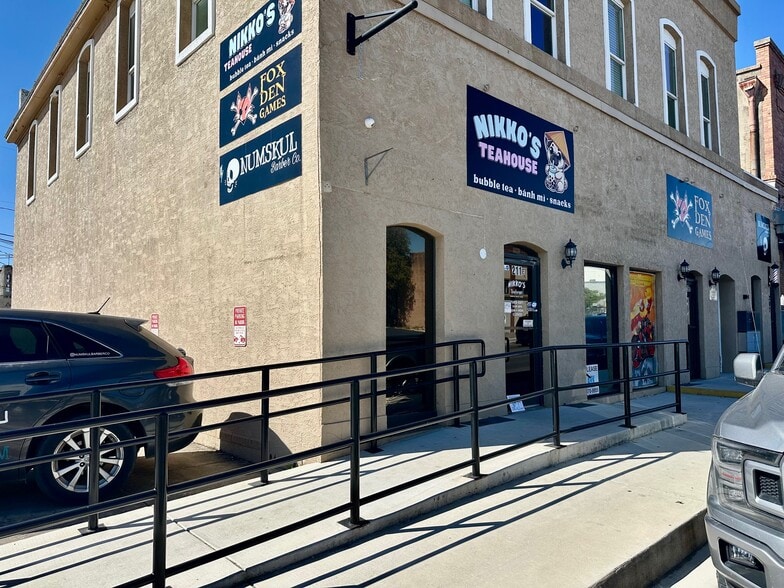 More Photos Of 211 E Court St, Seguin Storefront Retail Office For Lease