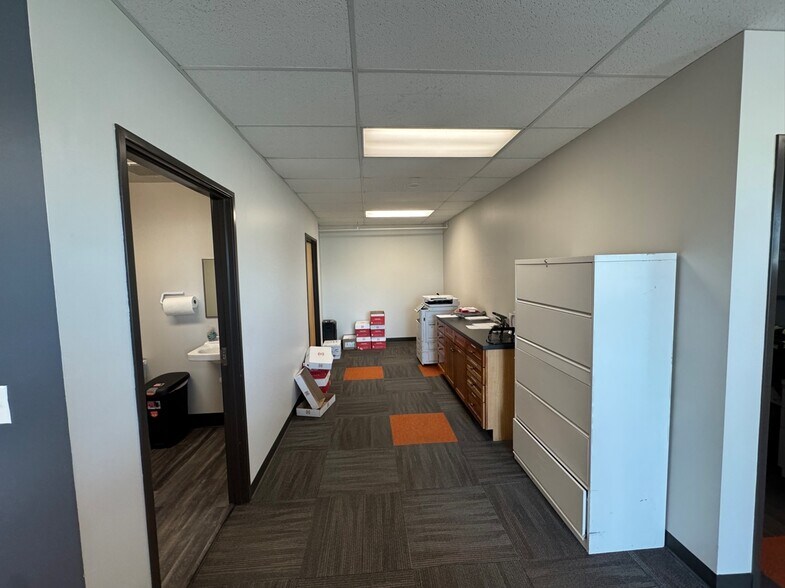 More Photos Of 1820-1880 W Evans Ave, Englewood Warehouse For Lease