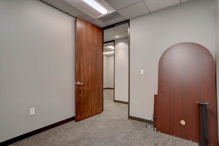 More Photos Of 140 E 19th Ave, Denver Office For Sale